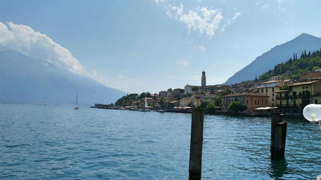 LIMONE - het uitzicht vanaf de haven