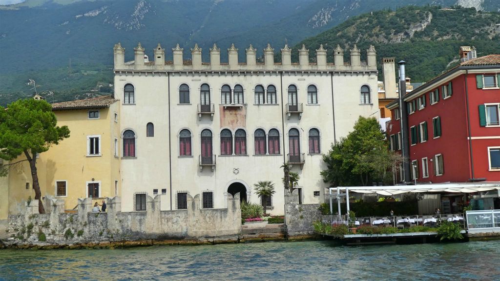 MALCESINE - het kapiteins paleis