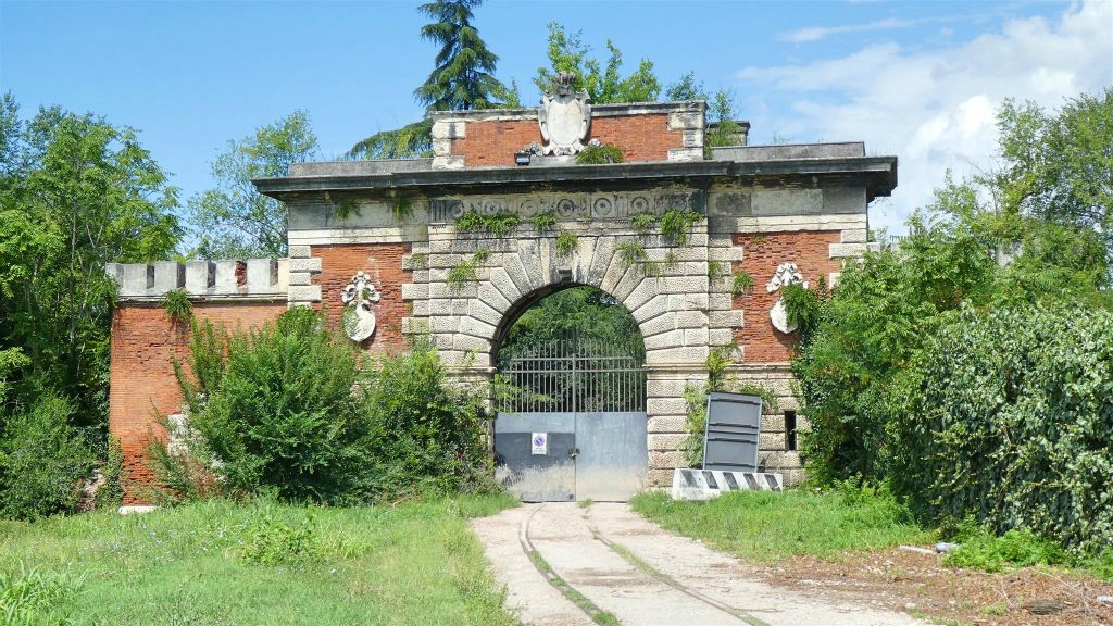 VERONA - een poort van het Maddalene bastion