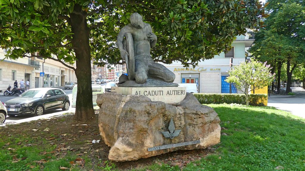 VERONA - het Autieri monument