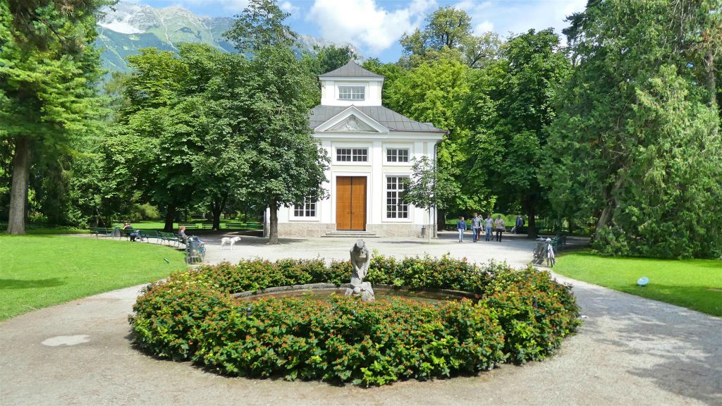 INNSBRUCK - het muziekpaviljoen in het park Hofgarten
