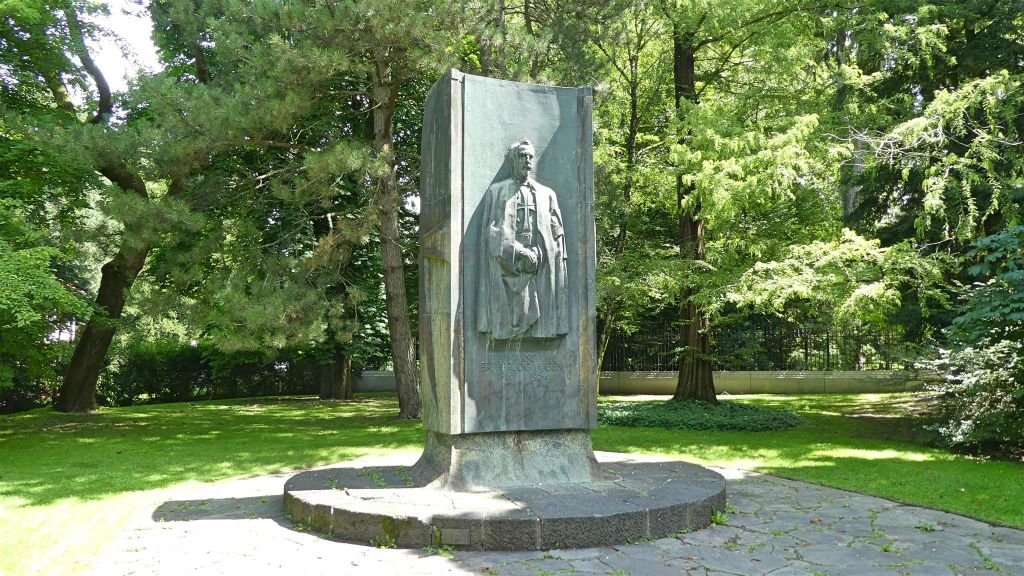 INNSBRUCK - een monument in het park Hofgarten