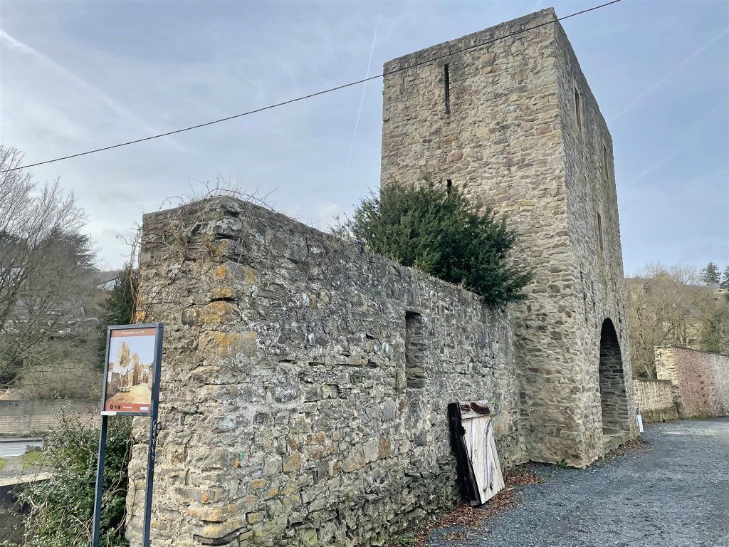 BAD MÜNSTEREIFEL - een oude stadsmuur