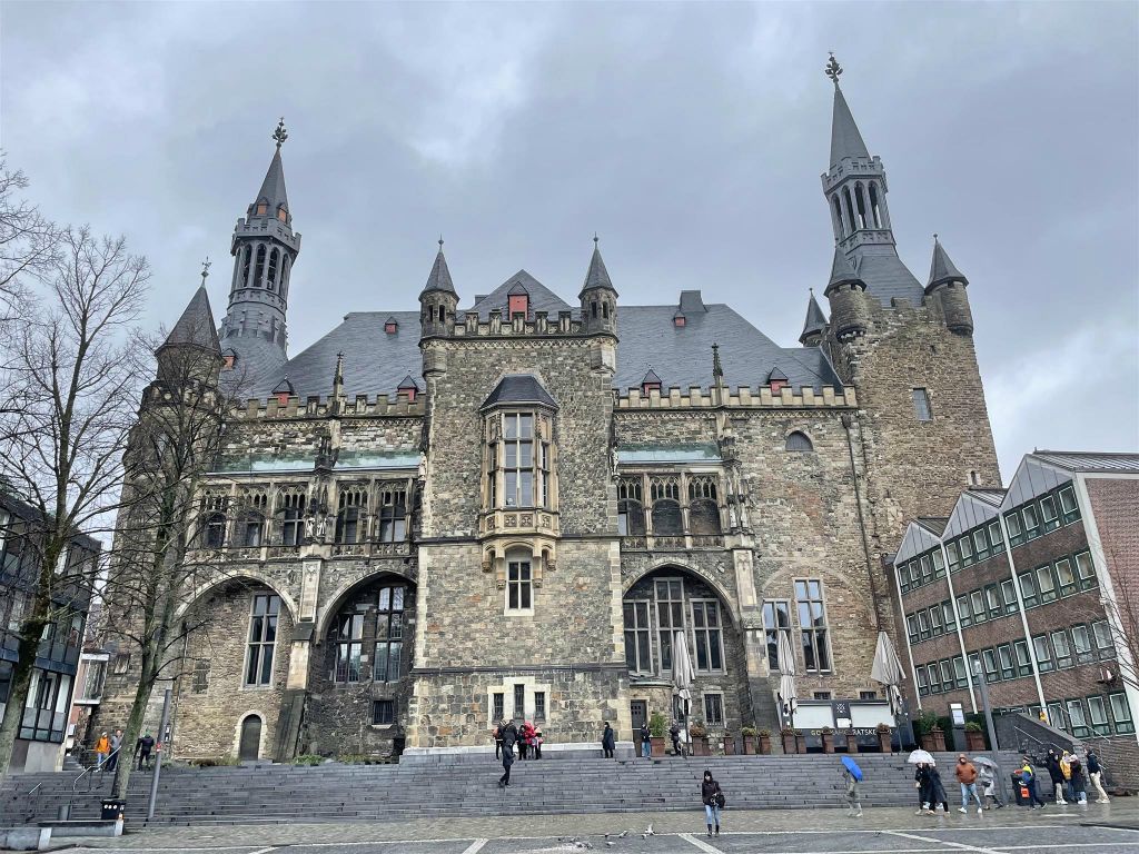 AACHEN - het stadhuis