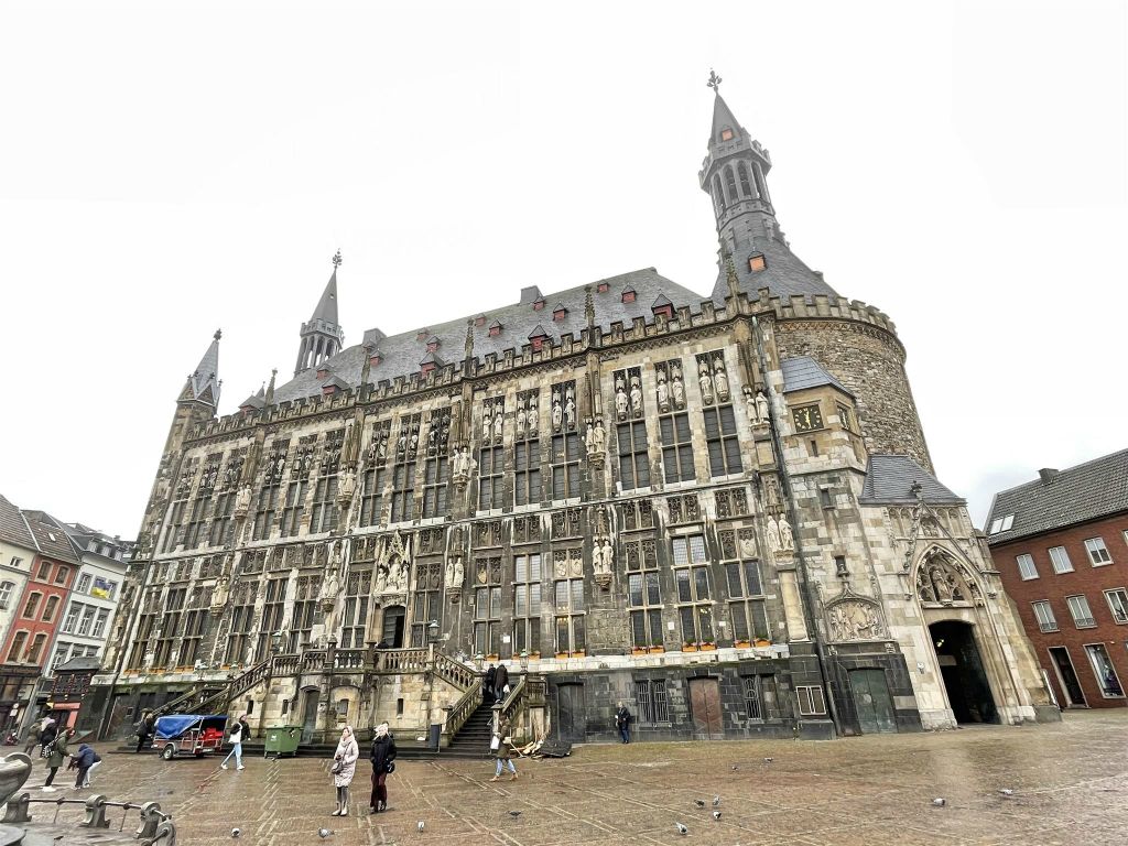 AACHEN - het stadhuis