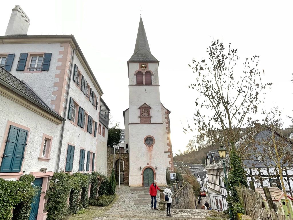 BLANKENHEIM - de St. Maria der Assumptie kerk