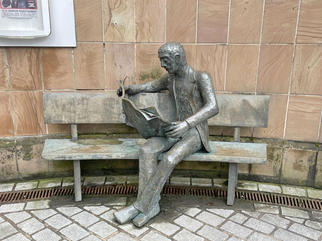 GEROLSTEIN - een standbeeld