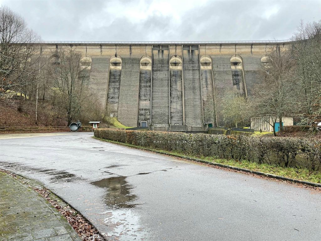 HELLENTHAL - de stuwdam Oleftalsperre