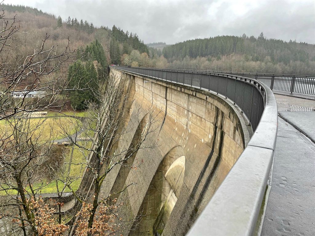 HELLENTHAL - de stuwdam Oleftalsperre