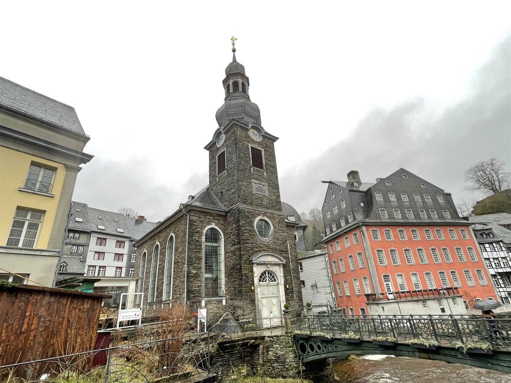 MONSCHAU - de evangelische stadskerk van Monschau