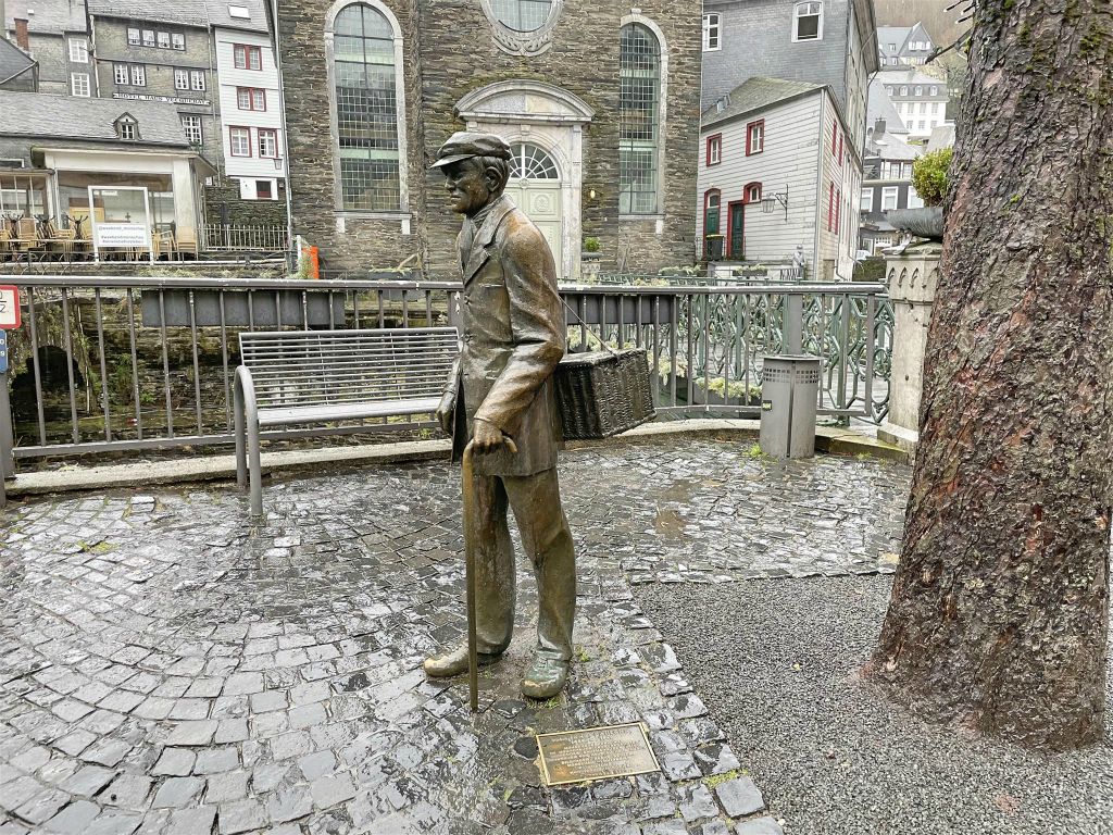 MONSCHAU - een standbeeld ter ere van de koopman Paul Maaßen (1856-1940)