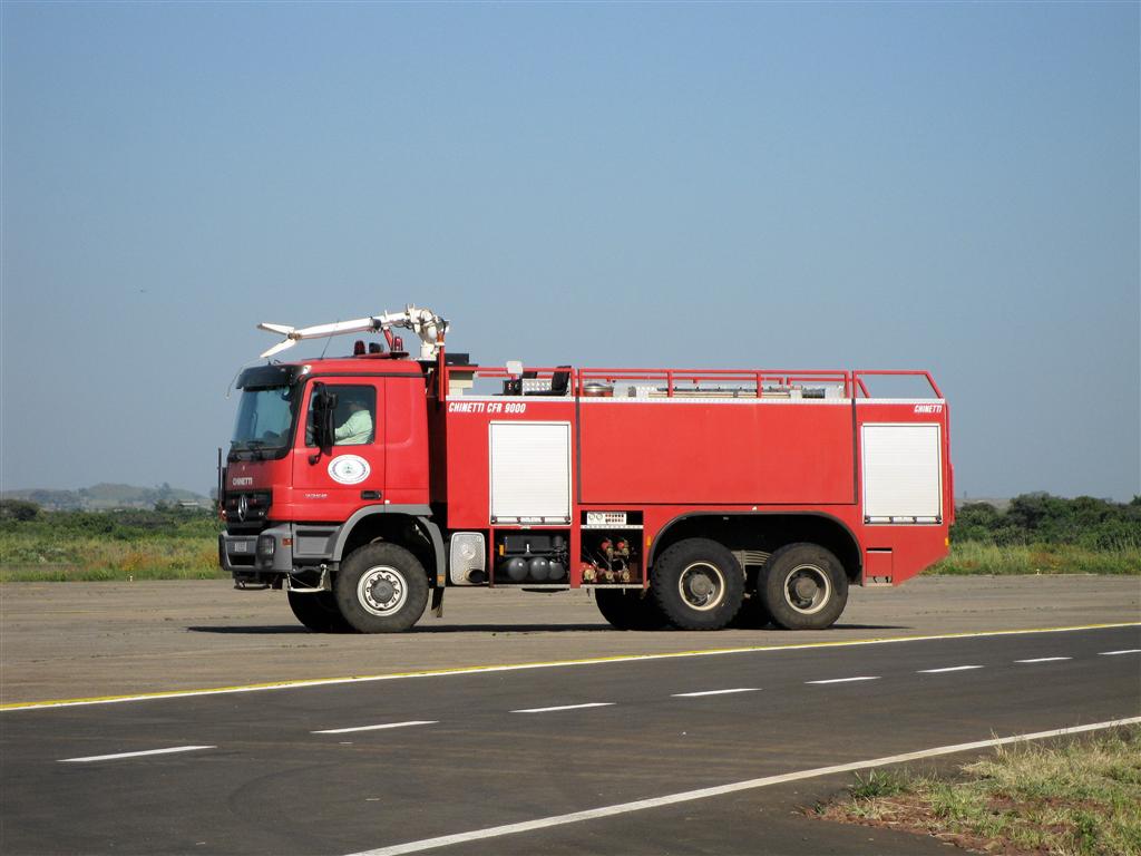 BAHIR DAR - de brandweerwagen op het vliegveld