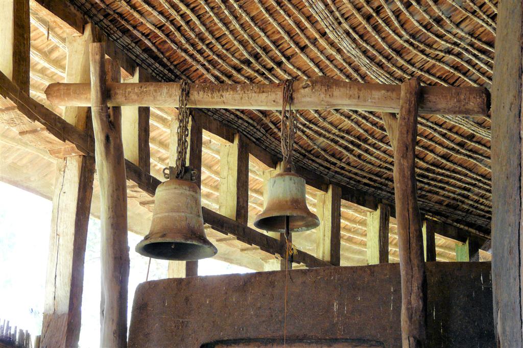 BAHIR DAR - klokken bij de Ura Kidane Mihret kerk op het Zeghe Peninsula eiland