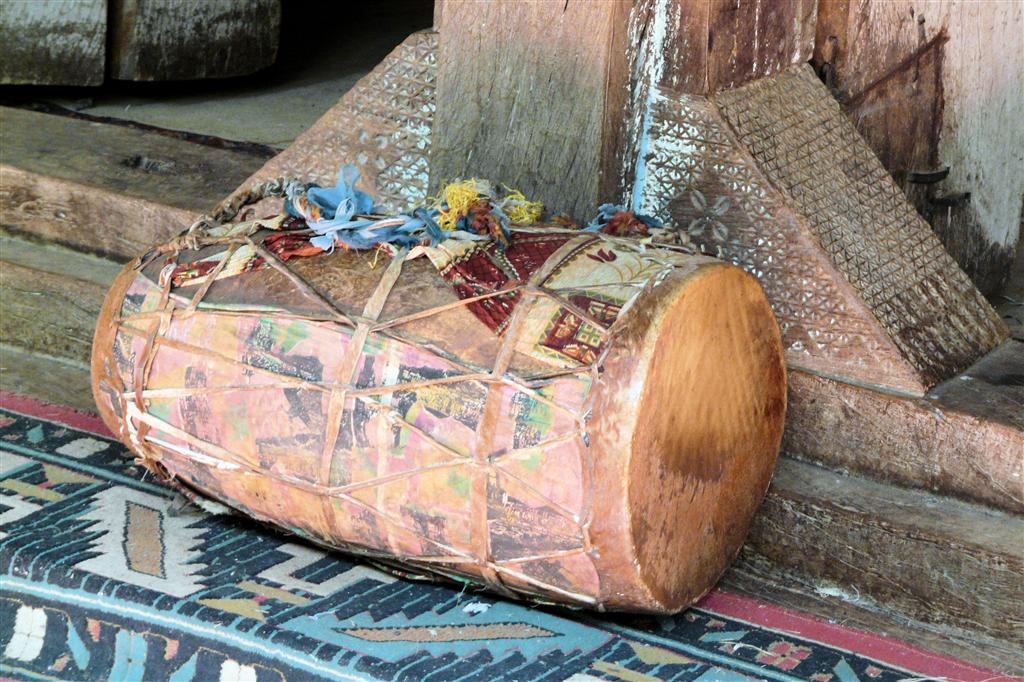 BAHIR DAR - een oude trom bij de Ura Kidane Mihret kerk op het Zeghe Peninsula eiland