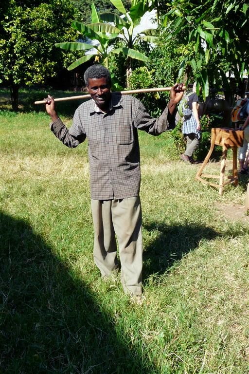 BAHIR DAR - een man bij de Ura Kidane Mihret kerk op het Zeghe Peninsula eiland