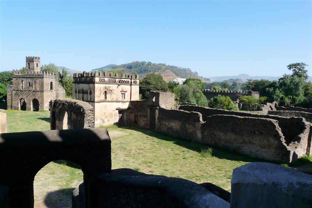 GONDAR - uitzicht vanaf het kasteel van Fasilidas van het Fasil Ghebbi complex