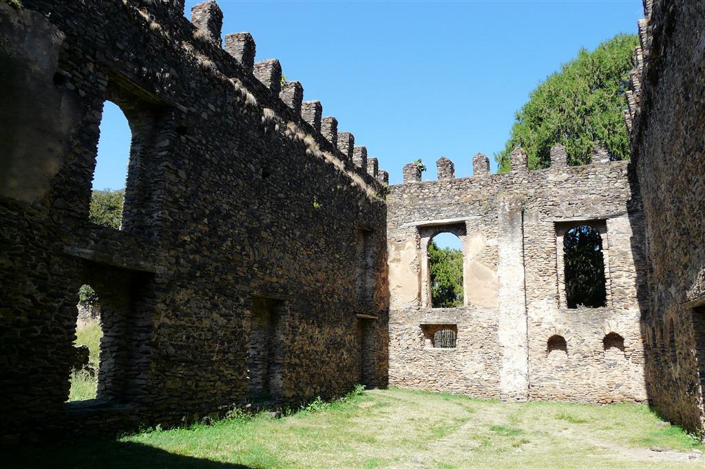 GONDAR - een binnenplaats van het Fasil Ghebbi complex