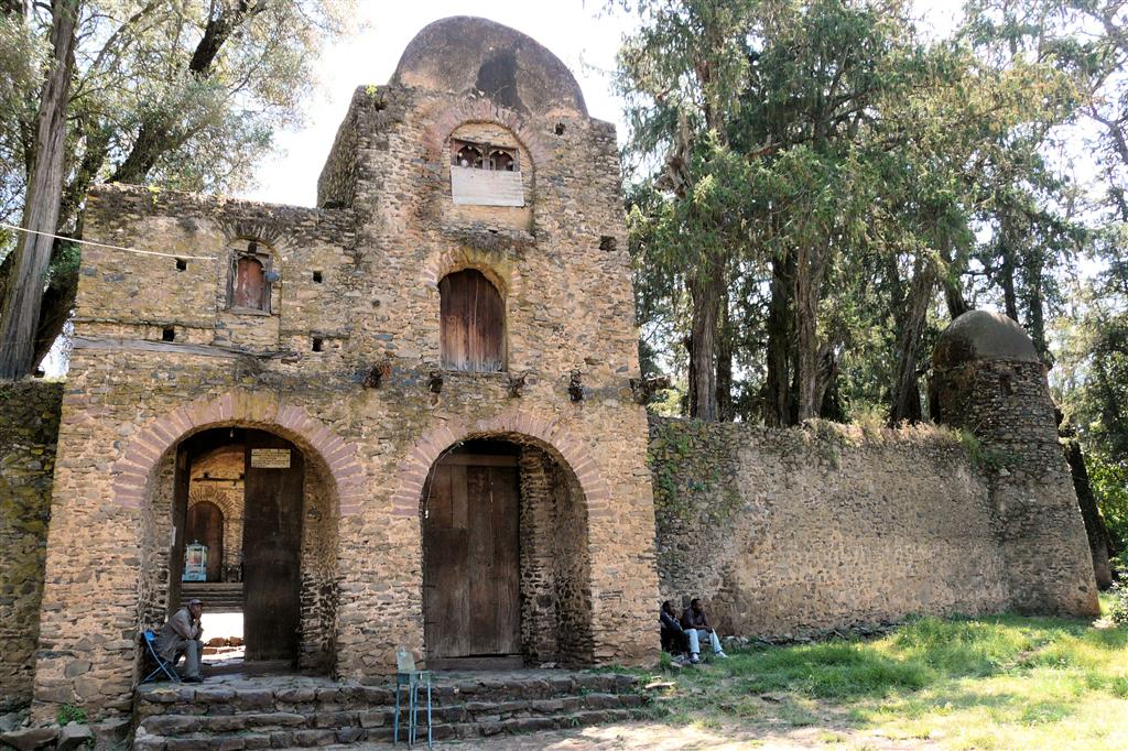 GONDAR - de ingang van de Debre Birhan Selassie kerk
