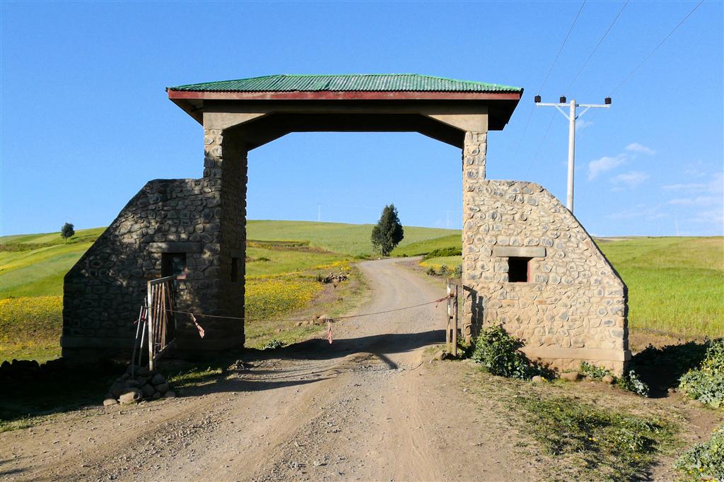 DEBARK (Simien Nationaal Park) - de in-uitgang van het Simien Nationaal Park