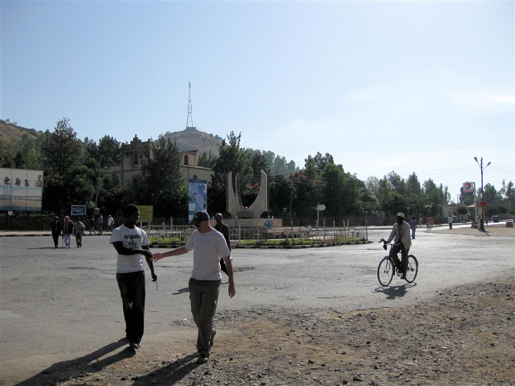AKSUM - een rotonde bij het centrum