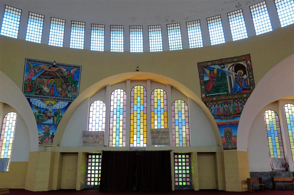 AKSUM - binnen in de nieuwe Saint Mary of Zion kerk