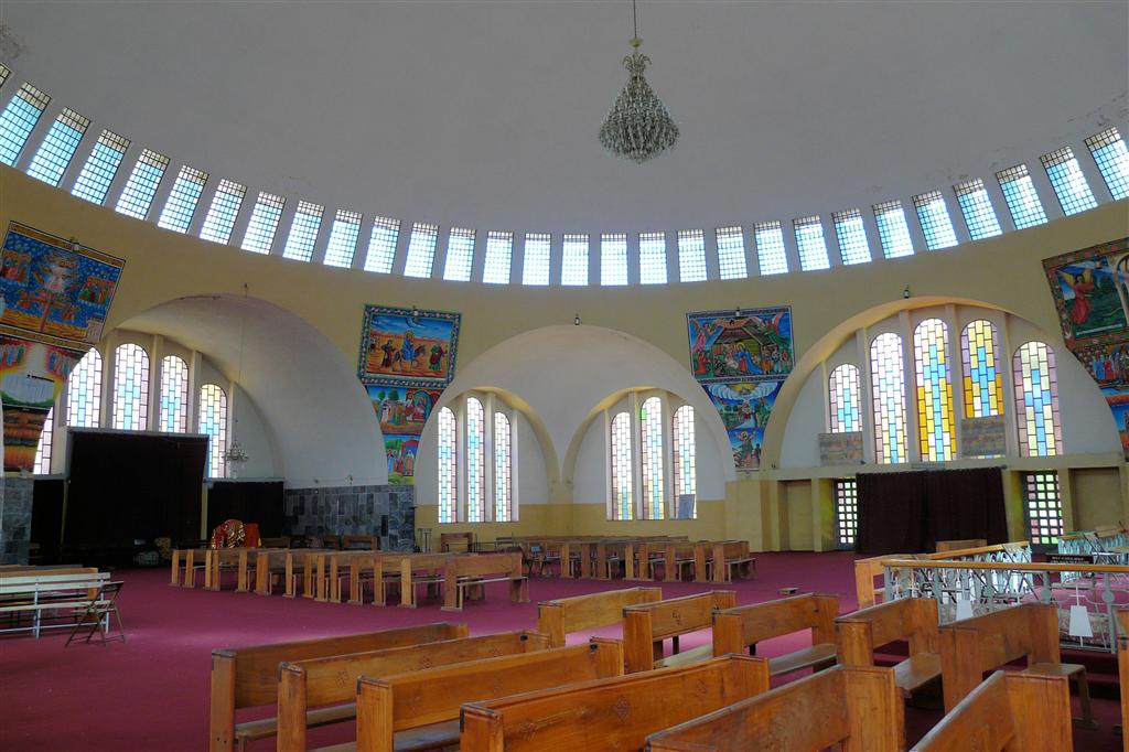 AKSUM - binnen in de Saint Mary of Zion kerk