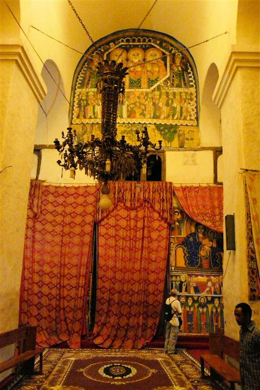 AKSUM - binnen in de oude Saint Mary of Zion kerk