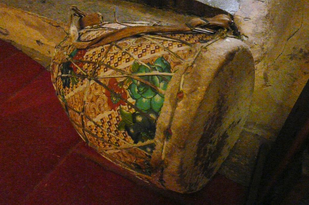 AKSUM - een trom in de oude Saint Mary of Zion kerk