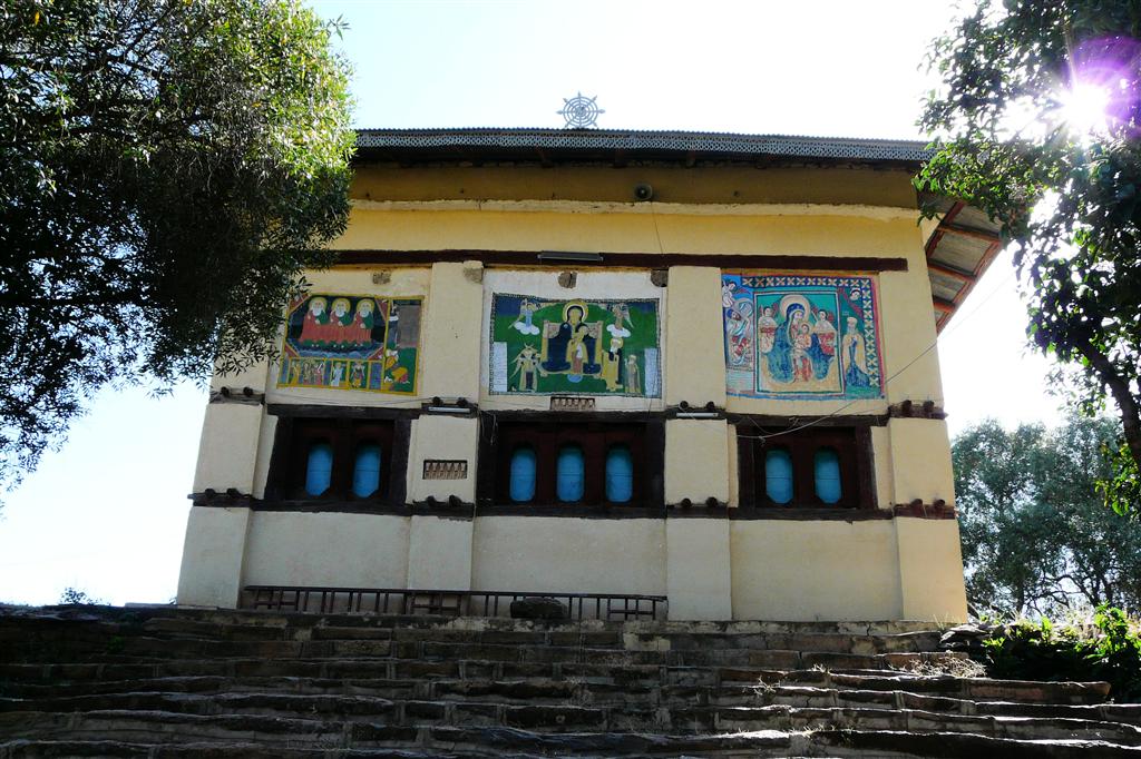 YEHA - de kerk van Abuna Aftse naast de de Yeha tempel