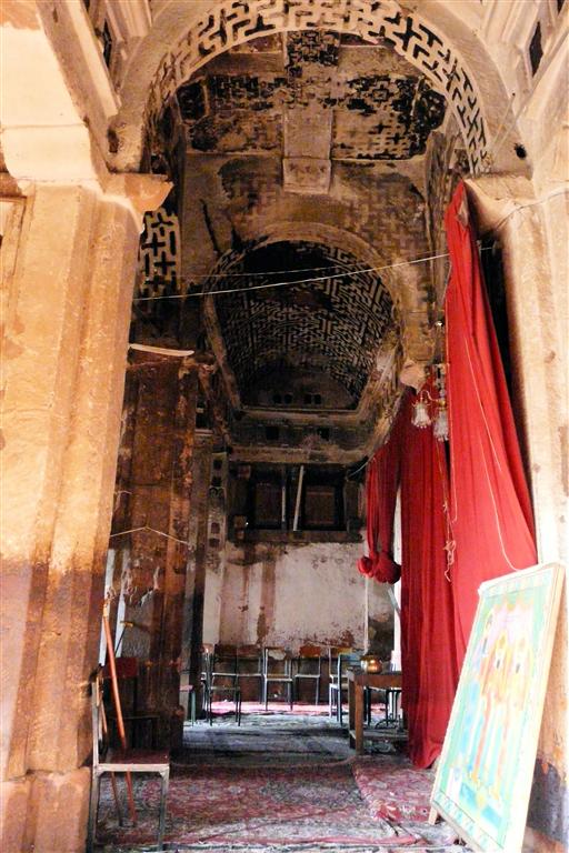 YEHA -> MEKELE - binnen in de Abreha Atsbeha rotskerk