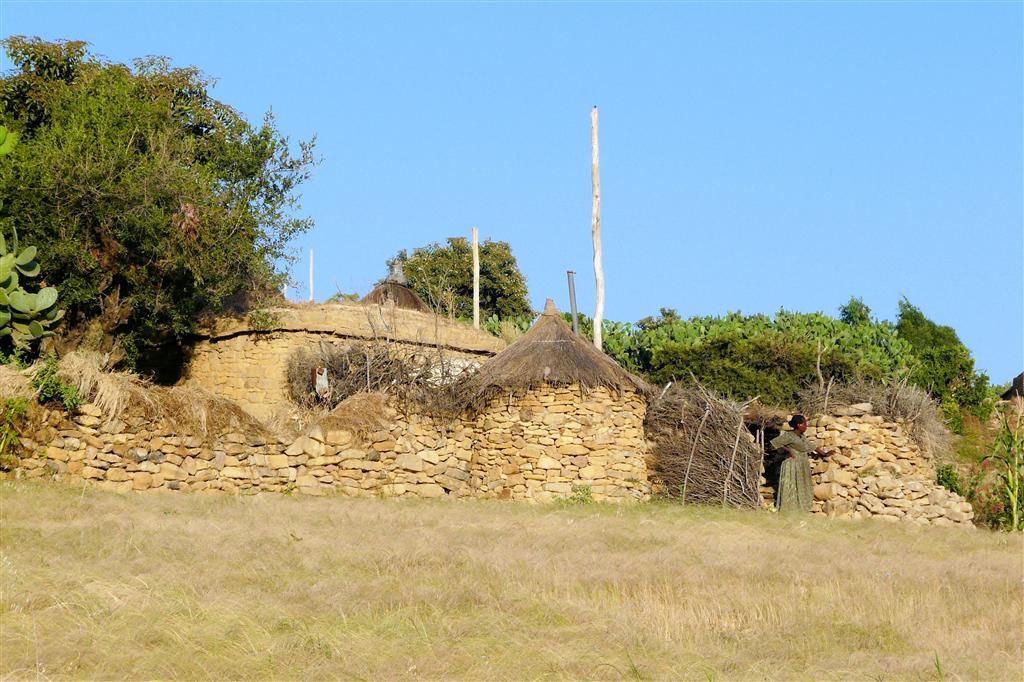 YEHA -> MEKELE - een erf met huizen