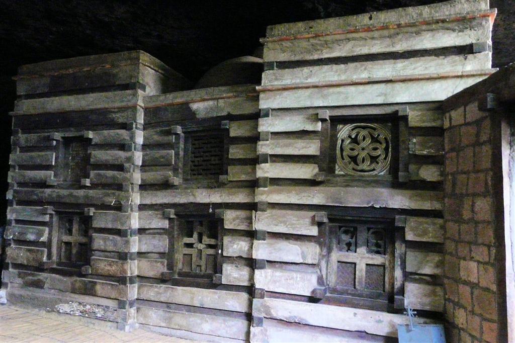 LALIBELA - de Yemrehanna Kristos kerk
