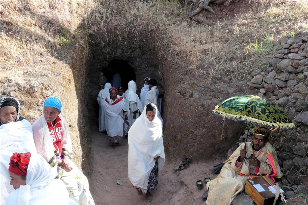 LALIBELA - de tunnel naar de Bete Golgotha rotskerk
