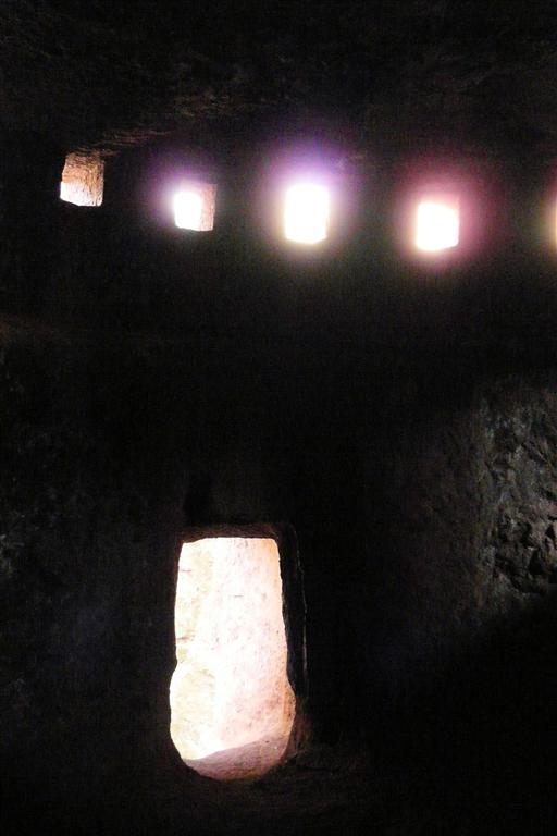 LALIBELA - binnen in de Bete Lehem rotskerk