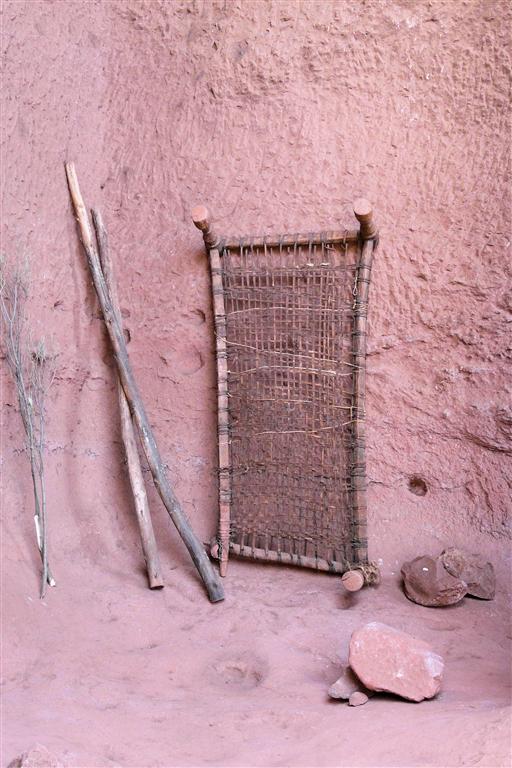 LALIBELA - een bed bij de Bete Merkorios rotskerk
