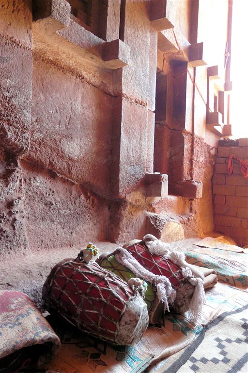 LALIBELA - troms in de Bete Abba Libanos rotskerk