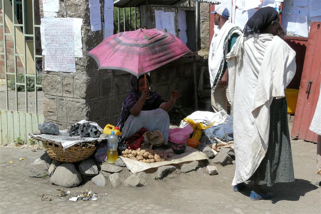 LALIBELA - een straatverkoopster