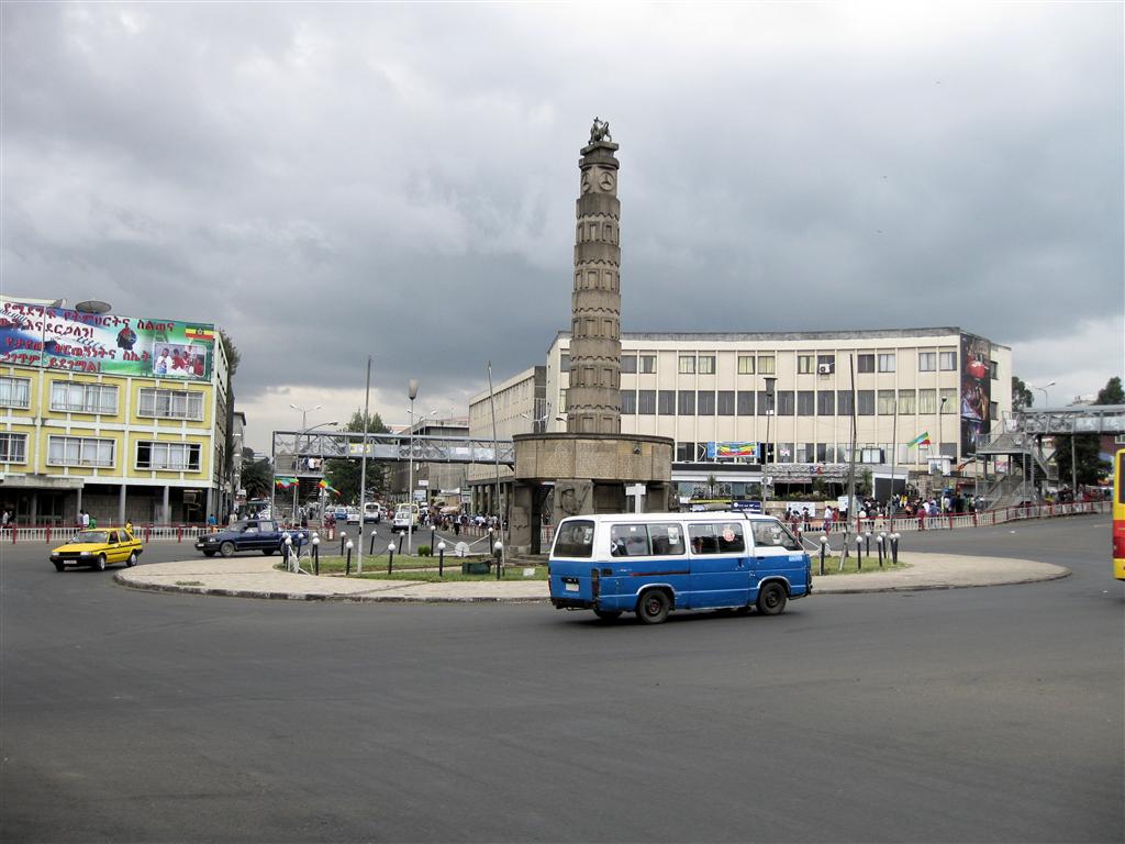 ADDIS ABEBA - het Meyazia 27 plein bij de wijk Arat Kilo