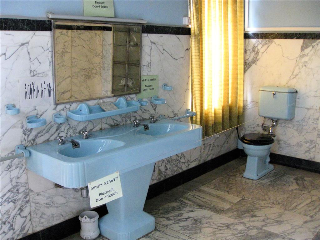 ADDIS ABEBA (etnologisch museum) - de badkamer van een keizer