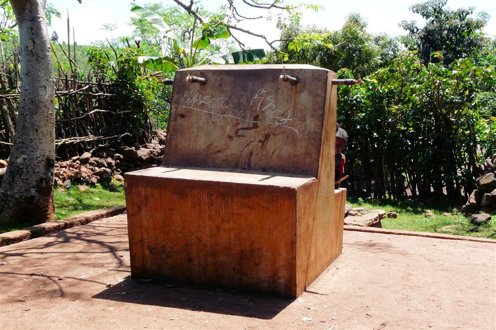 ARBA MINCH -> JINKA - de watervoorziening van de Konso stam