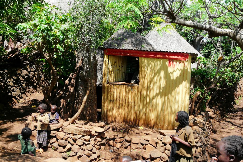 ARBA MINCH -> JINKA - de winkel van de Konso stam