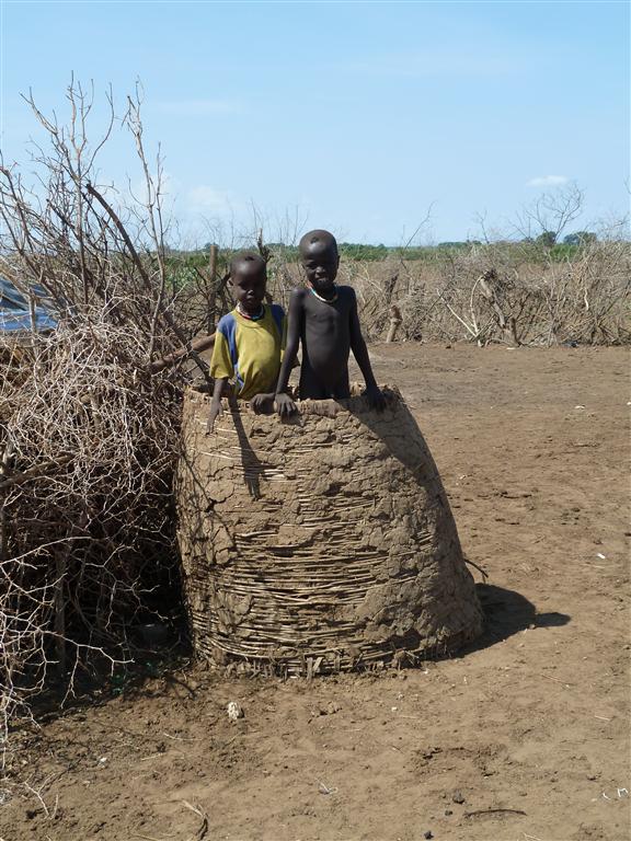 TURMI - twee kinderen van de Dassanech stam