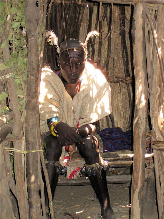 TURMI -> YABELO - een pas getrouwde man van de Arbore stam