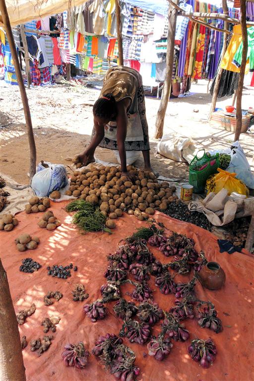 TURMI -> YABELO - groenten op een lokale markt