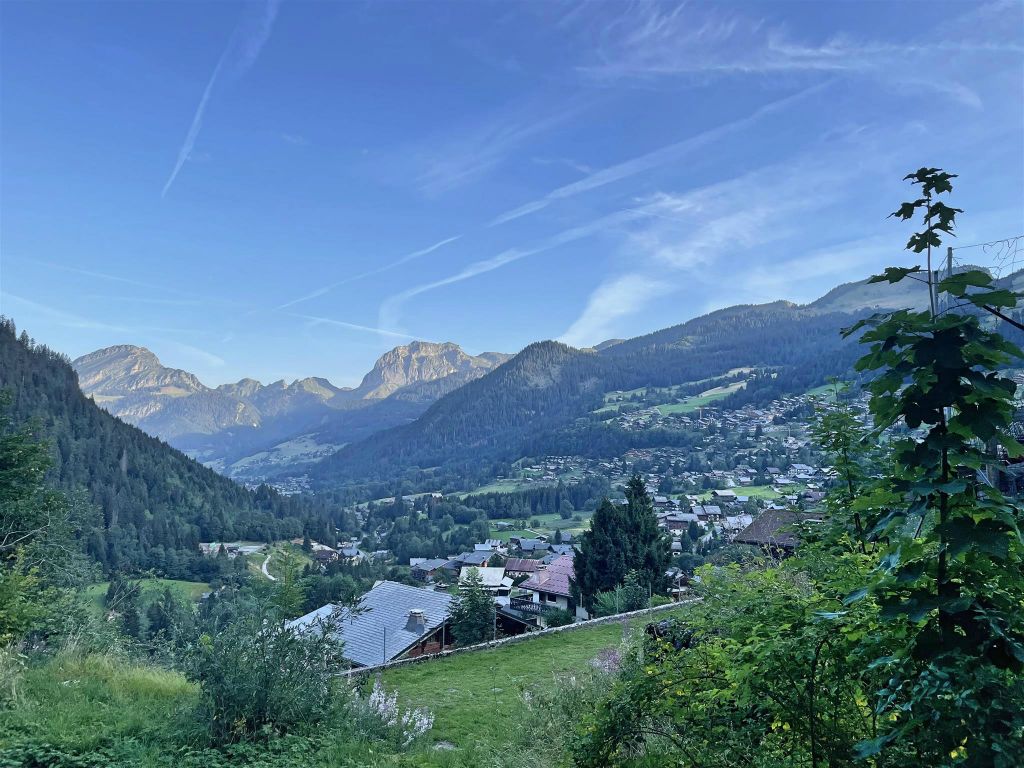 CHÂTEL - het uitzicht vanuit de kamer van het Le Panoramic hotel waar we verbleven