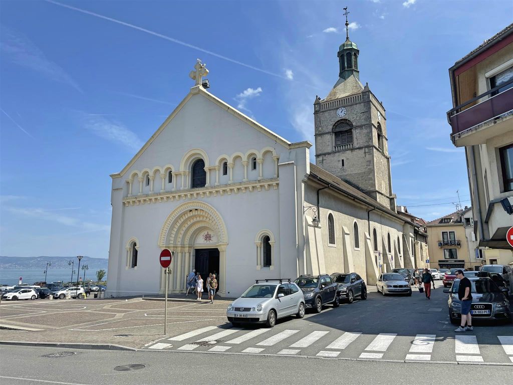 ÉVIAN-LES-BAINS - de kerk van onze lieve vrouw van de assumptie