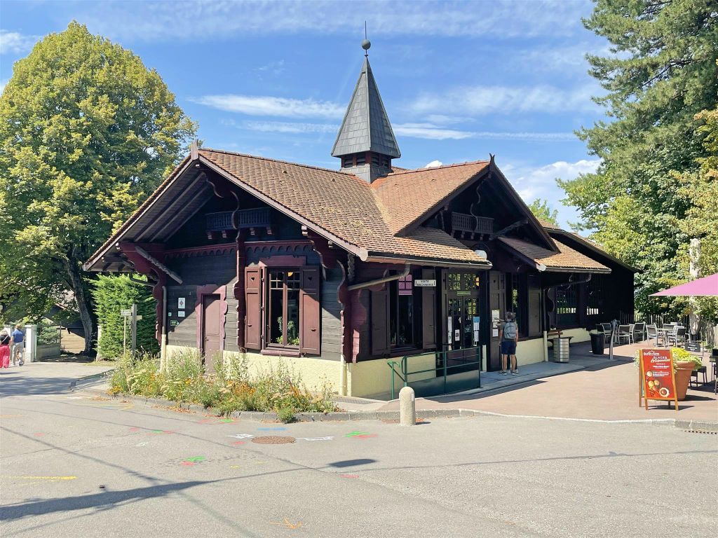 ÉVIAN-LES-BAINS - het Neuvecelle kabelbaan station