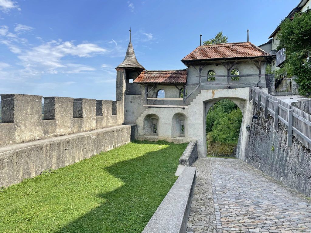GRUYÈRES - het Bastion d`ingresso