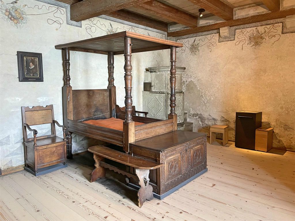 VEYTAUX - een kamer in het kasteel van Chillon