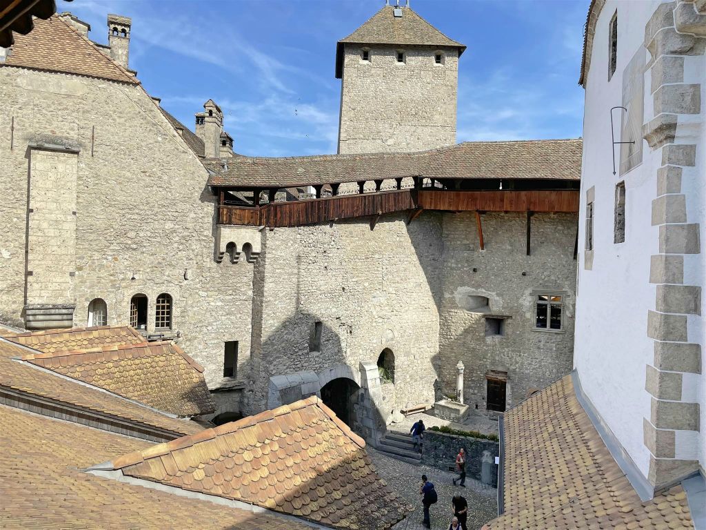 VEYTAUX - een gedeelte van het kasteel van Chillon